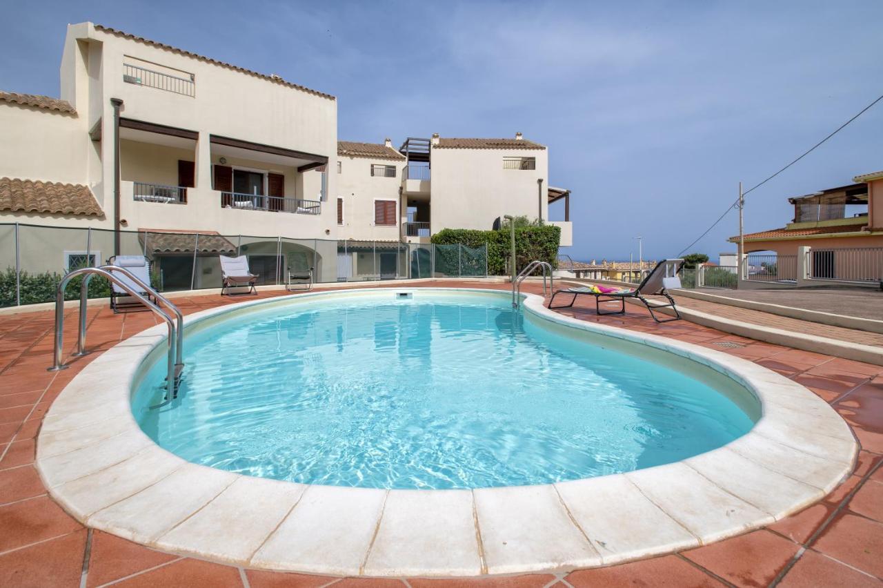 Soleluna Apartment Кастелсардо Екстериор снимка